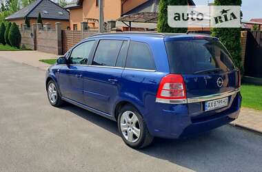 Минивэн Opel Zafira 2010 в Киеве