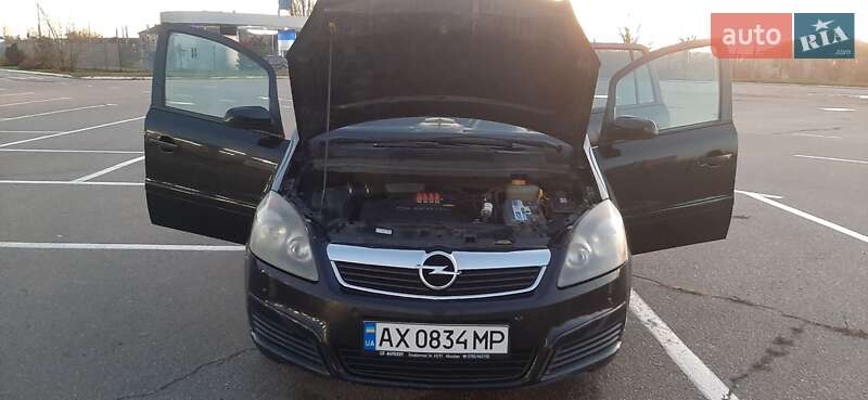 Минивэн Opel Zafira 2006 в Харькове
