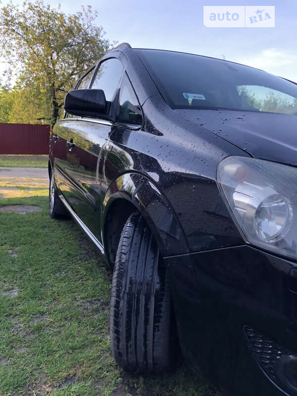 Минивэн Opel Zafira 2013 в Луцке