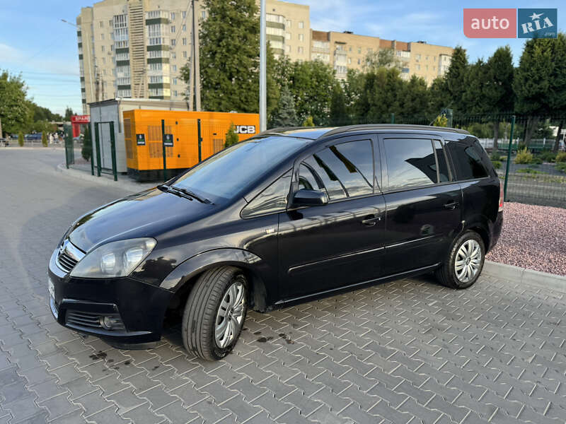 Минивэн Opel Zafira 2006 в Луцке