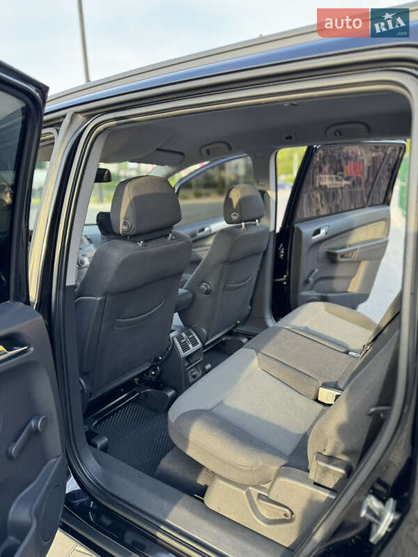 Минивэн Opel Zafira 2006 в Луцке