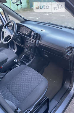 Минивэн Opel Zafira 2005 в Дубно