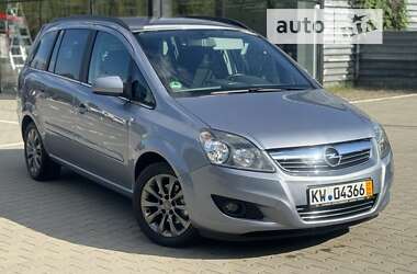 Opel Zafira 2011