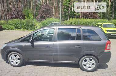 Минивэн Opel Zafira 2009 в Киеве