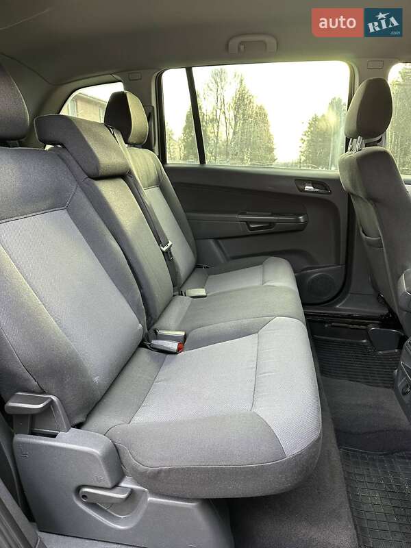 Минивэн Opel Zafira 2008 в Млинове