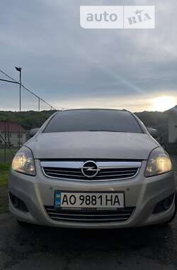 Минивэн Opel Zafira 2010 в Ужгороде