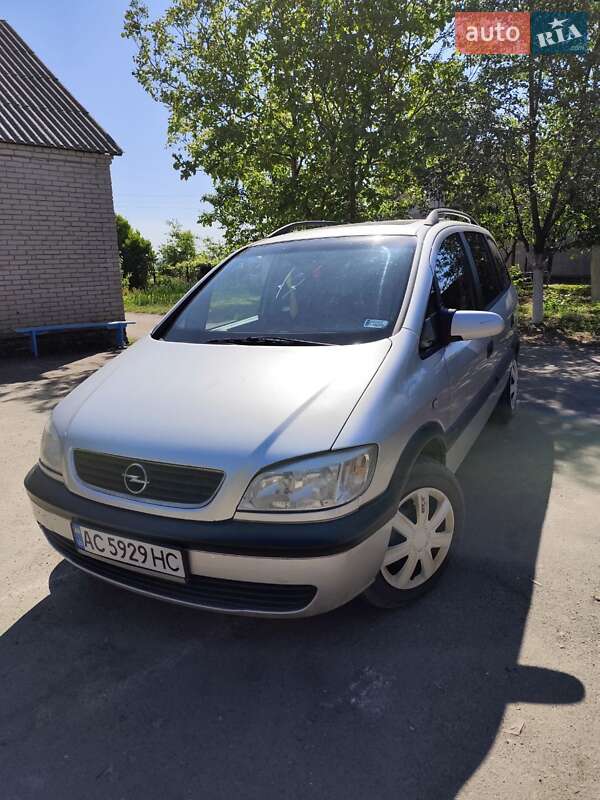 Минивэн Opel Zafira 2002 в Горохове