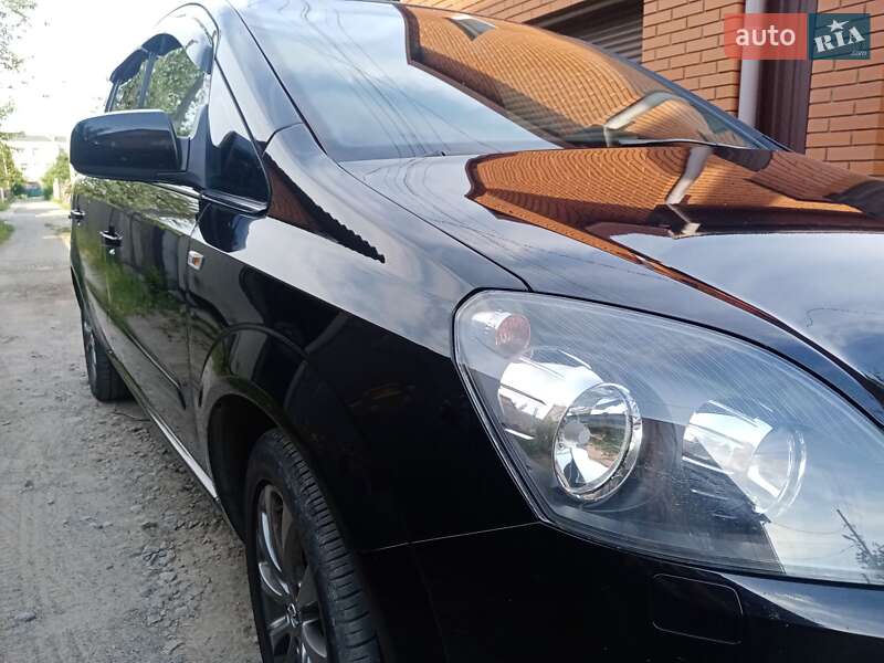 Минивэн Opel Zafira 2011 в Виннице