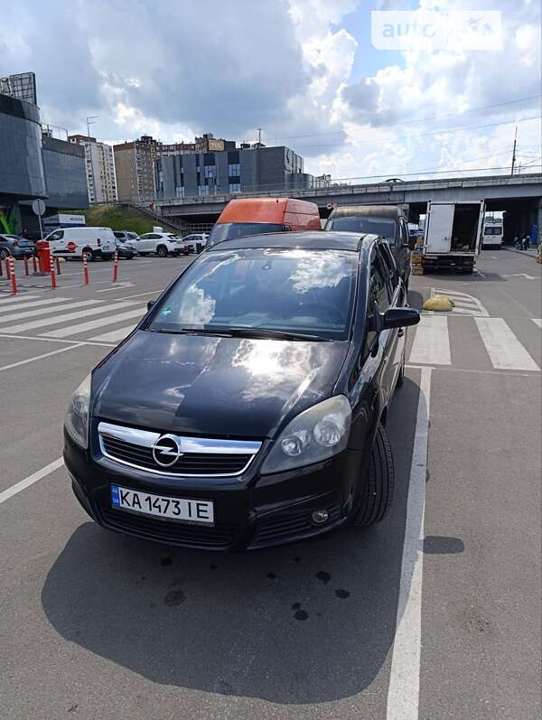 Мінівен Opel Zafira 2005 в Києві