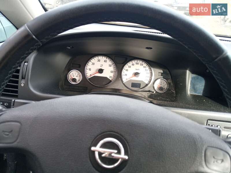 Минивэн Opel Zafira 2004 в Киеве