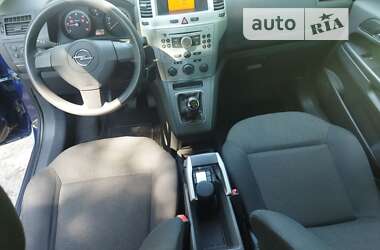 Минивэн Opel Zafira 2011 в Звягеле