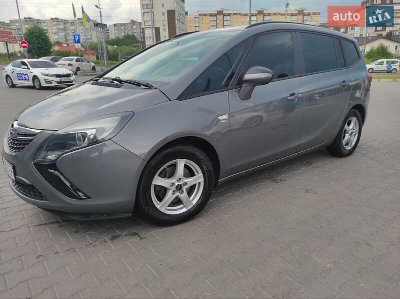 Opel Zafira 2016