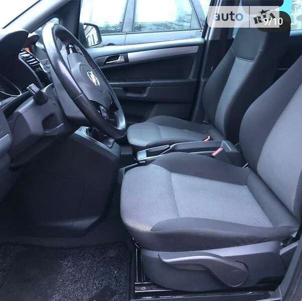Минивэн Opel Zafira 2011 в Богодухове