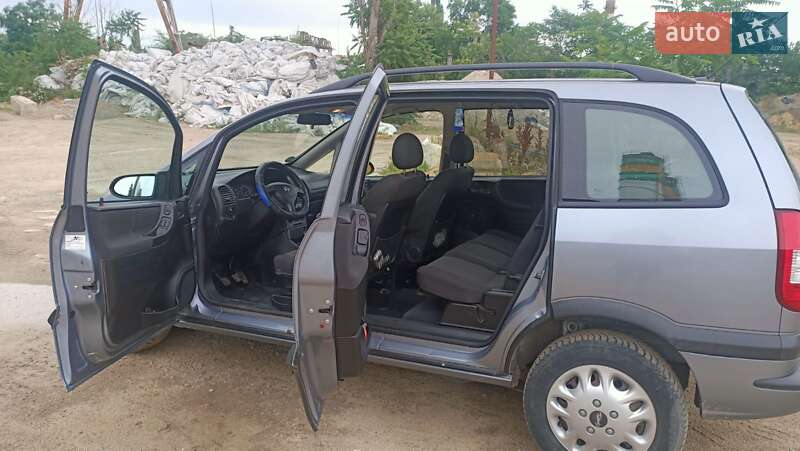 Минивэн Opel Zafira 2005 в 