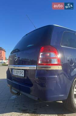 Мінівен Opel Zafira 2013 в Дрогобичі