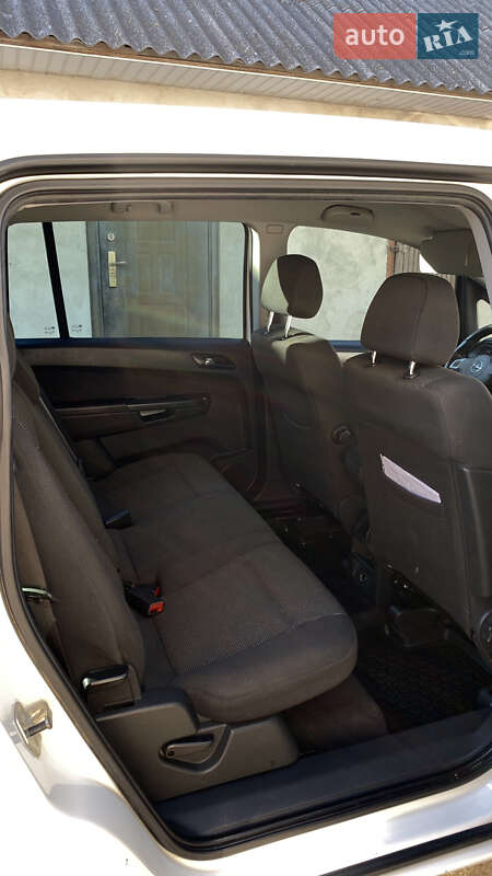 Минивэн Opel Zafira 2011 в Борщеве
