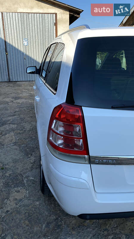 Минивэн Opel Zafira 2011 в Борщеве