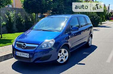 Минивэн Opel Zafira 2010 в Киеве