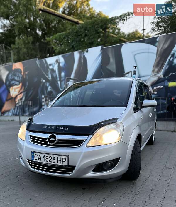 Мінівен Opel Zafira 2009 в Умані