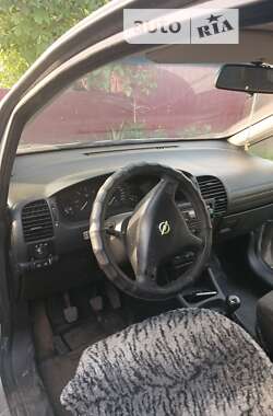 Минивэн Opel Zafira 2000 в 