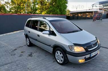 Минивэн Opel Zafira 2001 в Романове