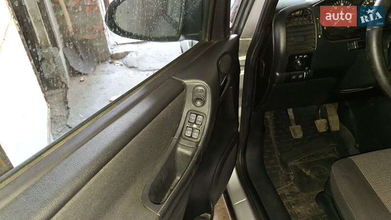 Минивэн Opel Zafira 2004 в Чернигове