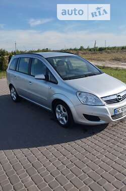 Минивэн Opel Zafira 2008 в Городке