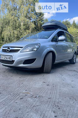 Мінівен Opel Zafira 2010 в Києві