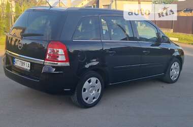 Мінівен Opel Zafira 2011 в Коломиї