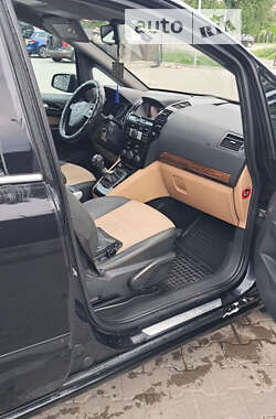Минивэн Opel Zafira 2009 в 