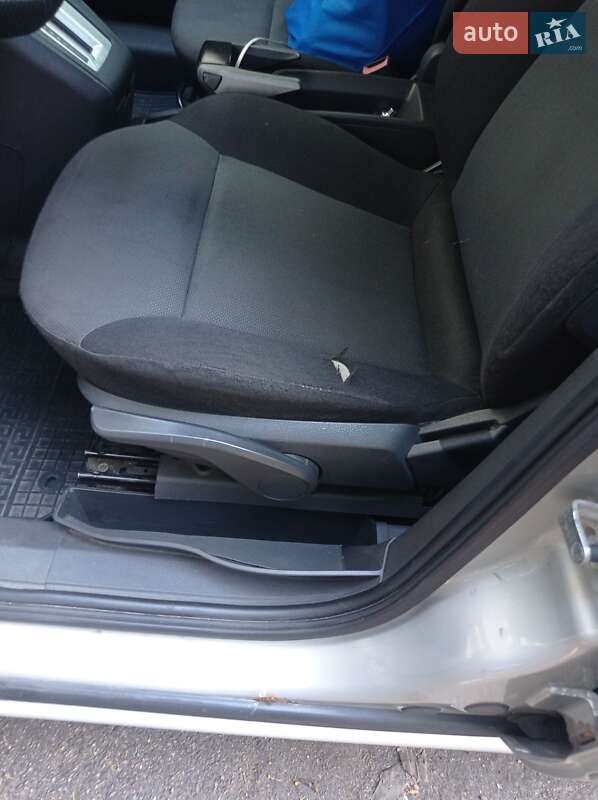 Минивэн Opel Zafira 2005 в Киеве