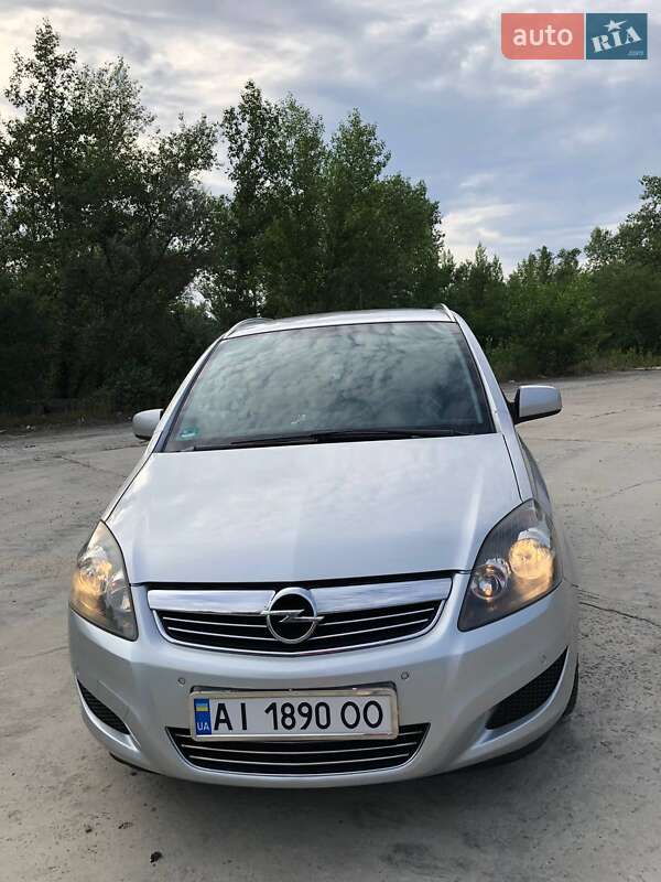 Мінівен Opel Zafira 2010 в 