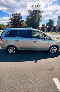 Мінівен Opel Zafira 2008 в Ірпені