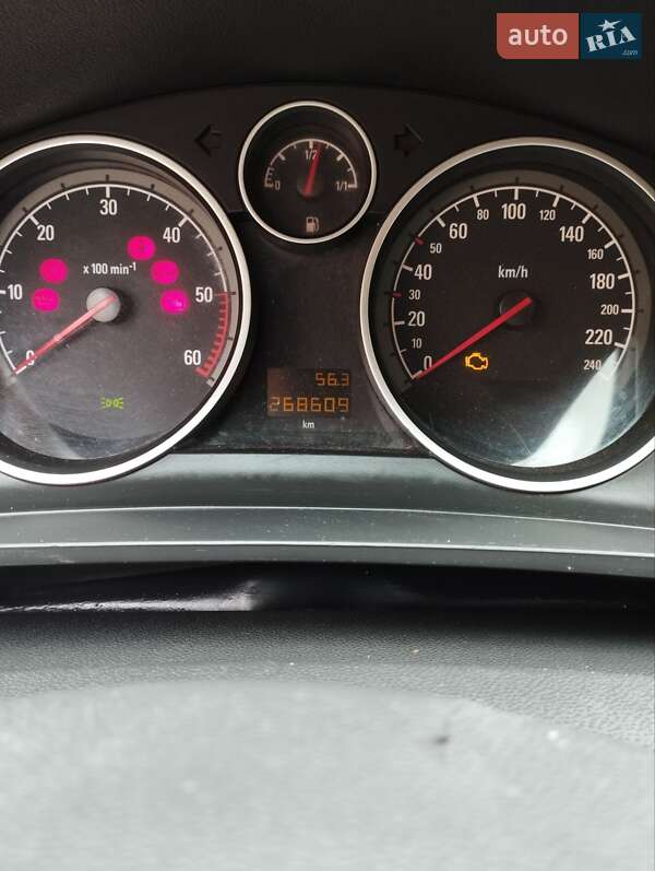 Мінівен Opel Zafira 2010 в Луцьку