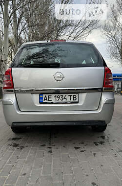 Минивэн Opel Zafira 2006 в Синельниково