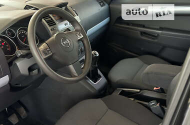 Минивэн Opel Zafira 2006 в Днепре