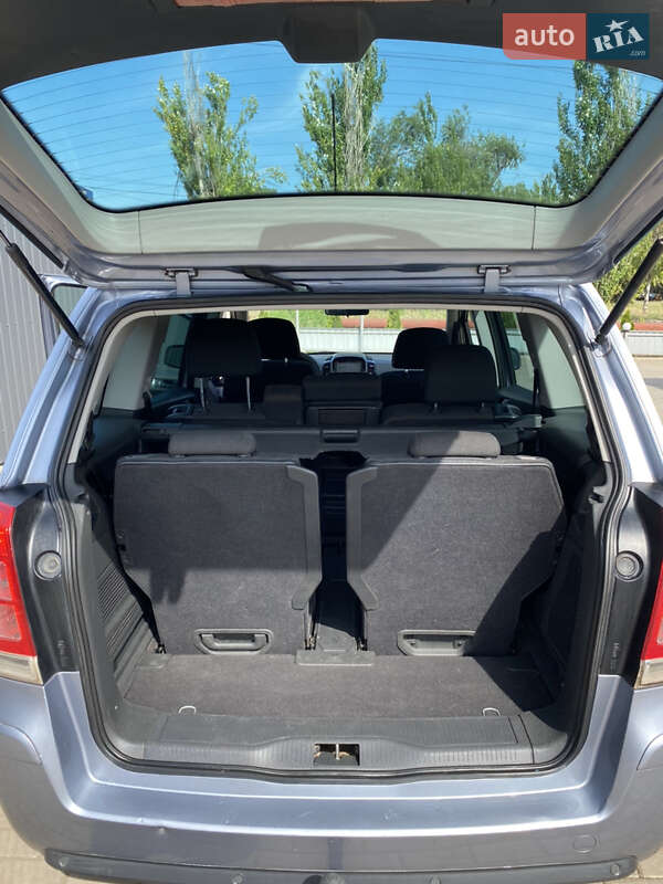 Мінівен Opel Zafira 2011 в Кременчуці