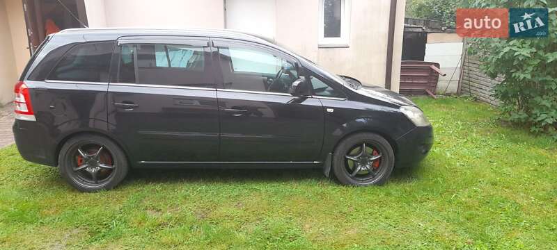 Opel Zafira 2011