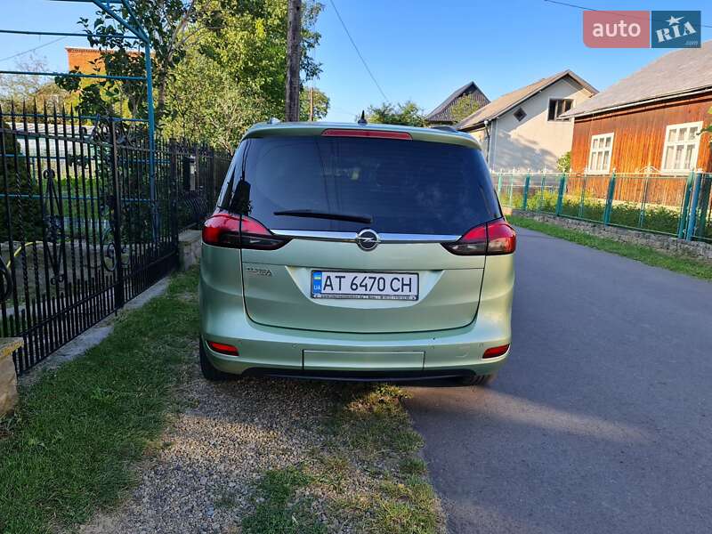 Мікровен Opel Zafira 2012 в Надвірній