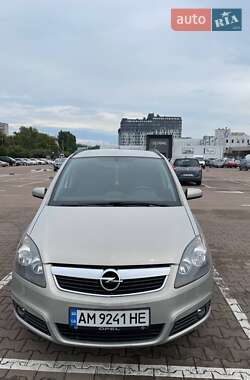 Минивэн Opel Zafira 2007 в 