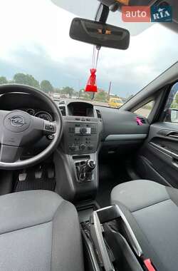 Минивэн Opel Zafira 2007 в 