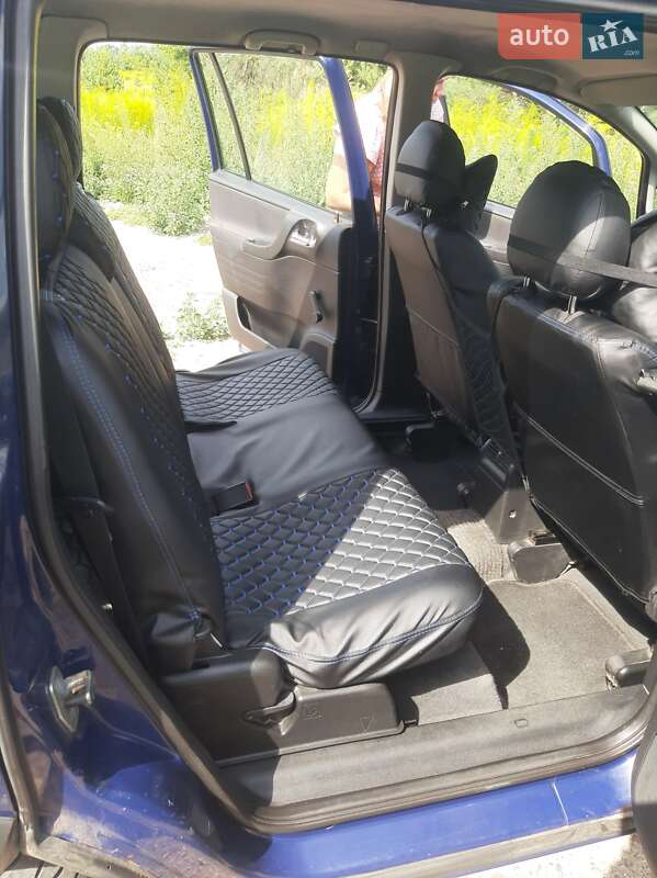 Минивэн Opel Zafira 2004 в Броварах