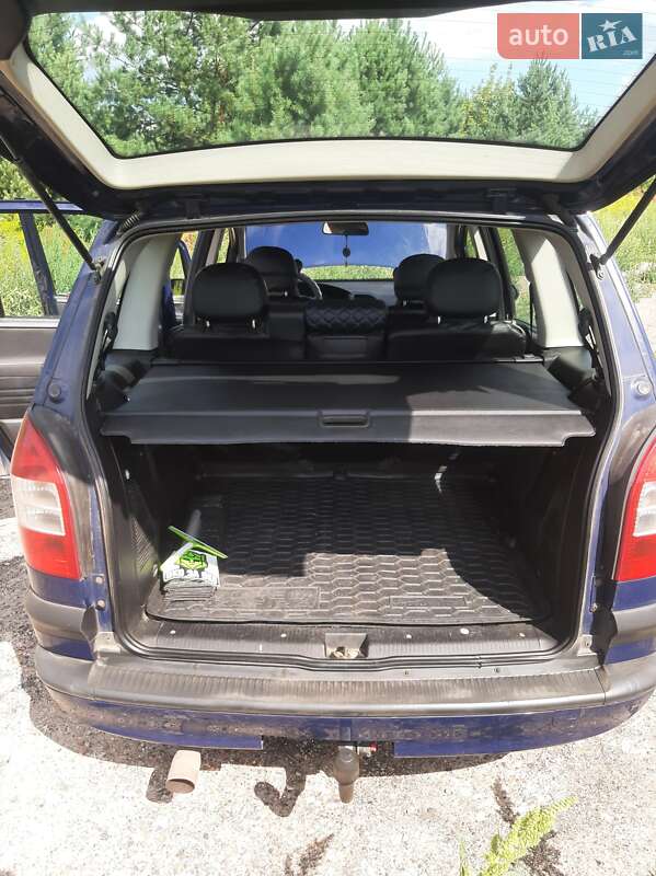 Минивэн Opel Zafira 2004 в Броварах