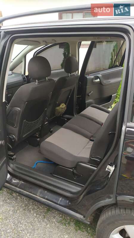 Минивэн Opel Zafira 2004 в Виннице