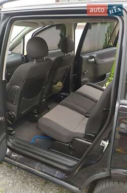 Минивэн Opel Zafira 2004 в 