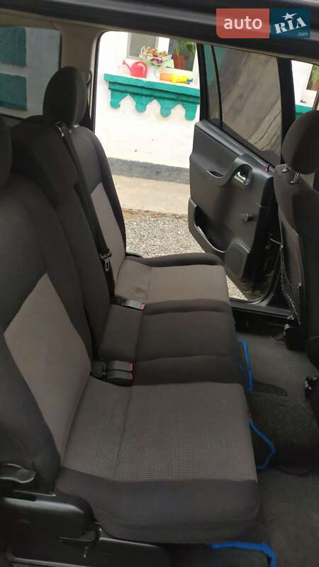 Минивэн Opel Zafira 2004 в Виннице