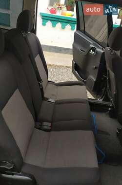 Минивэн Opel Zafira 2004 в 