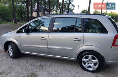 Минивэн Opel Zafira 2008 в 