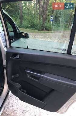Минивэн Opel Zafira 2008 в 
