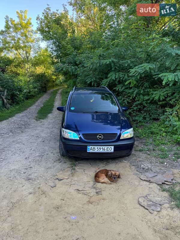 Минивэн Opel Zafira 1999 в Могилев-Подольске